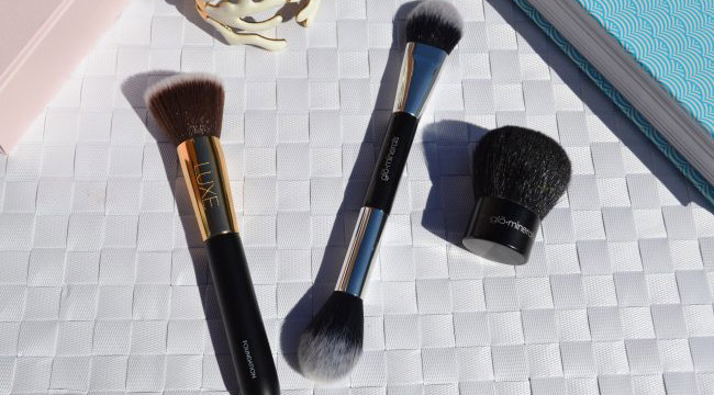 How to Choose Makeup Brushes? Natural or Authentic?